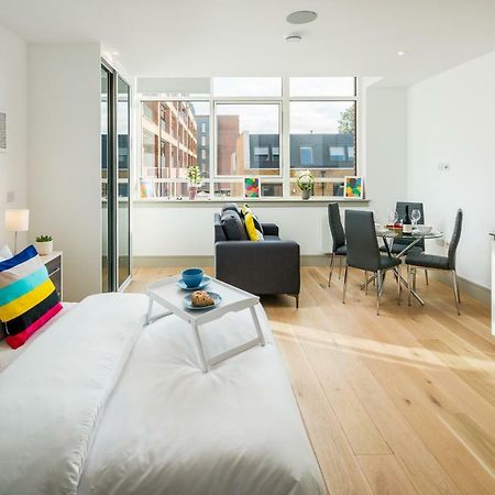Modern London City Apartment - Victoria Line Esterno foto