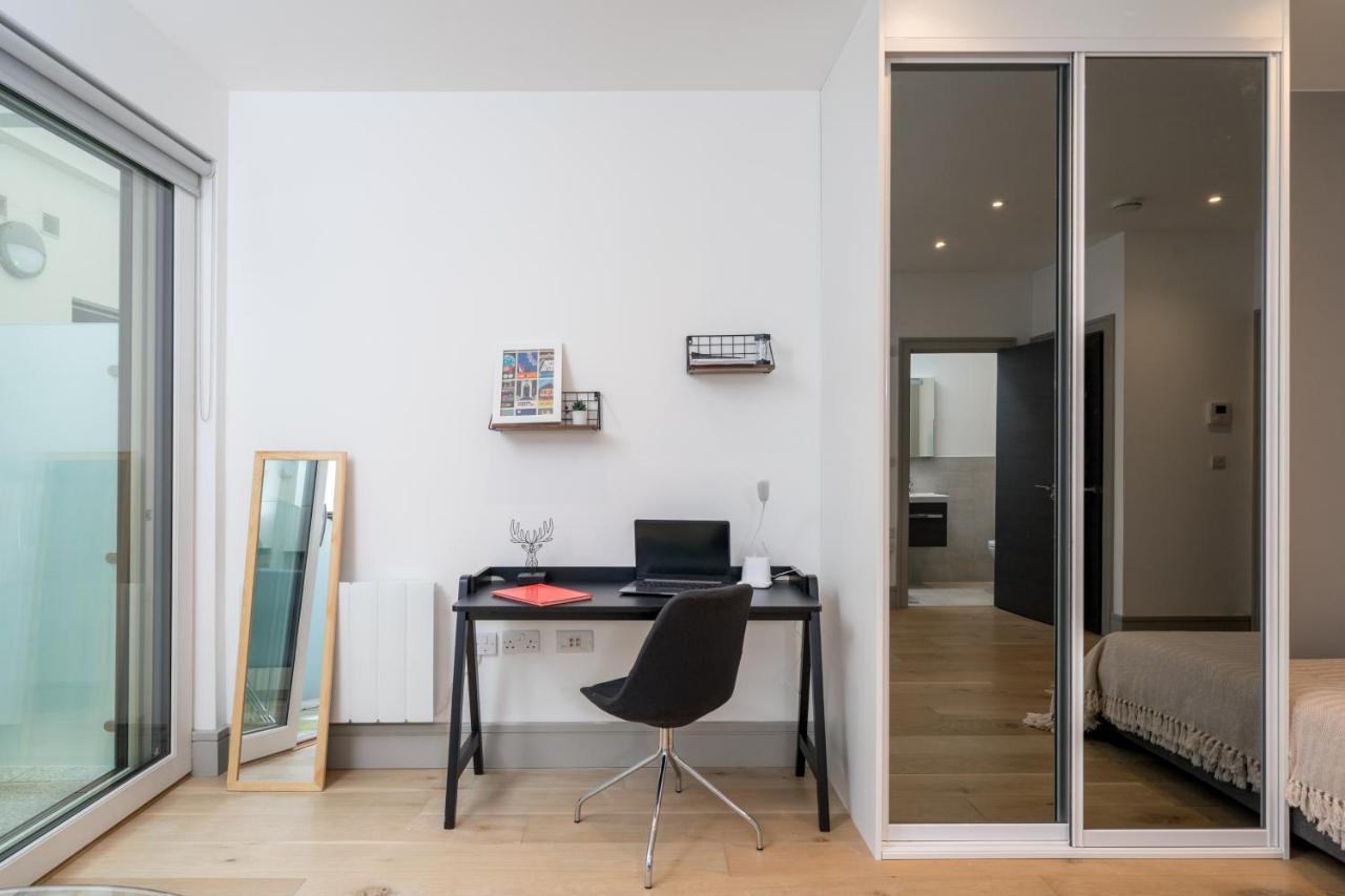 Modern London City Apartment - Victoria Line Esterno foto